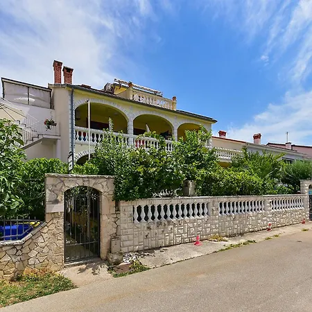 Nada 2451 Apartment *