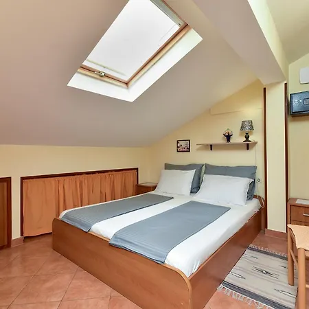 Nada 2451 Apartmán *