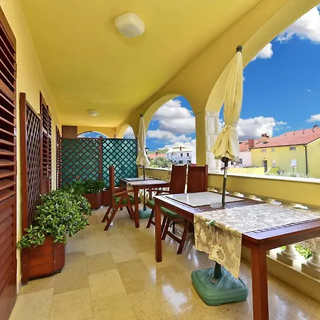 Nada 2451 Apartman