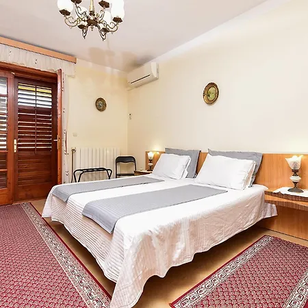 Apartman Nada 2451